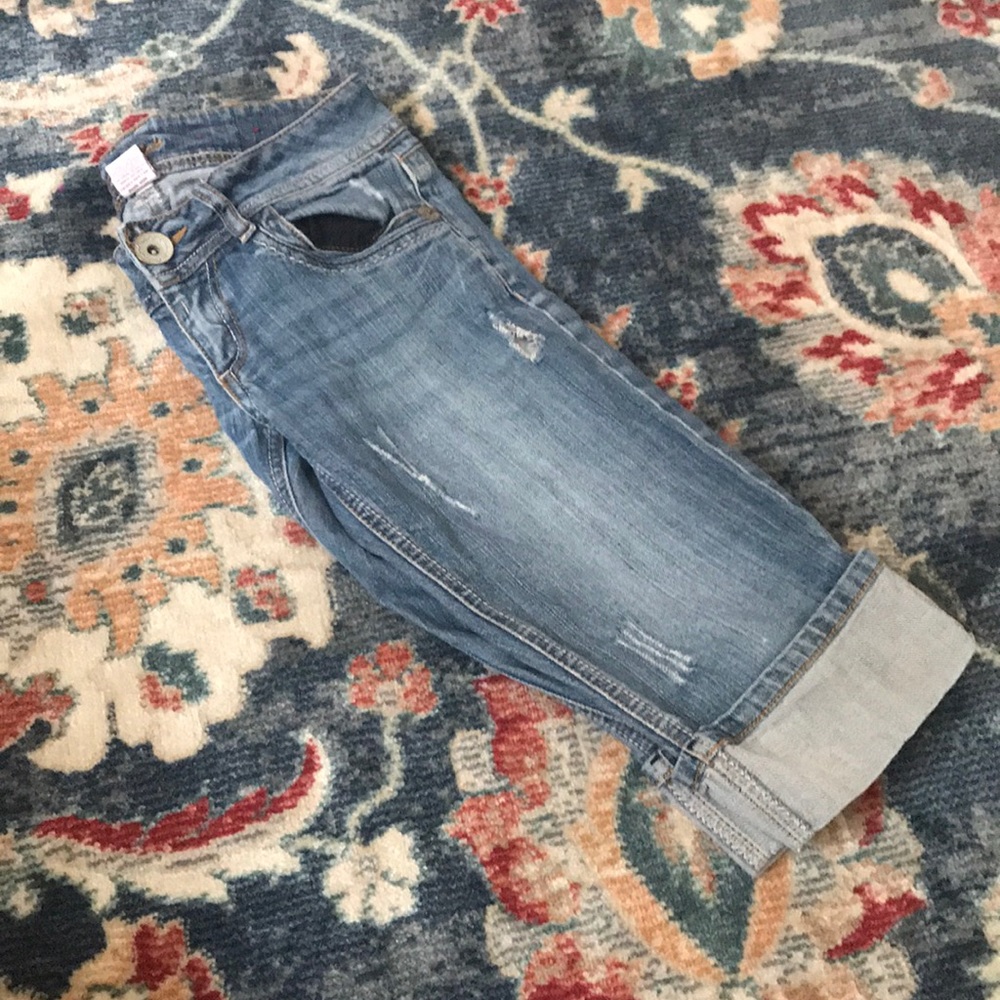 Candies Distressed Capri Jeans